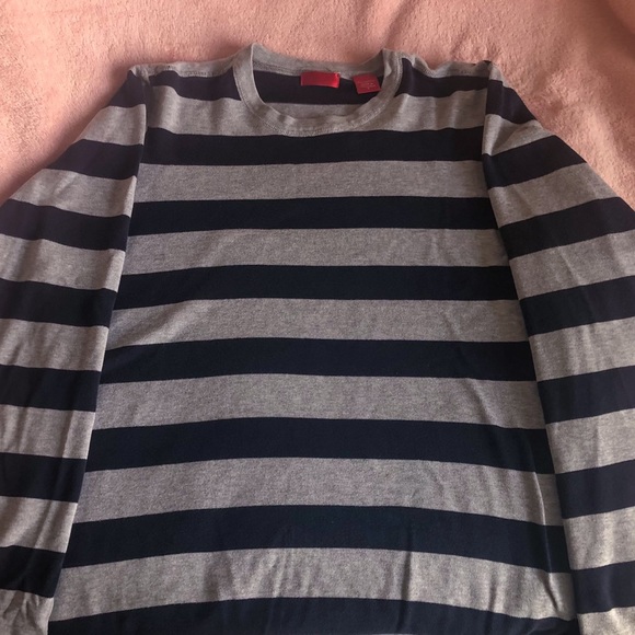 Men’s Medium IZOD Grey and Navy Sweater - Picture 3 of 4